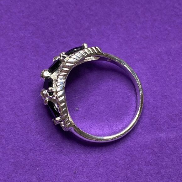 💛 Classic Avon NRT Black Flower Rhinestone Ring - Picture 2 of 5